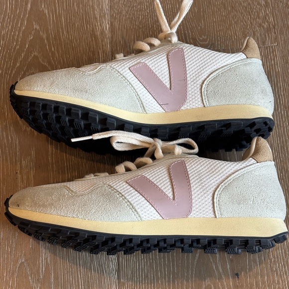 Veja Shoes - Veja Women's Cream and Pink Lace-Up Sneakers
